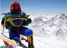 Waldemar Niclevicz no cume do Everest em 2005.