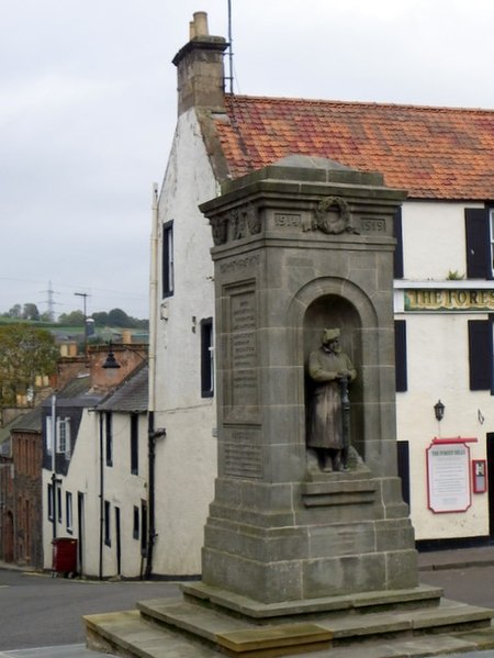 File:War Memorial, Auchtermuchty - geograph.org.uk - 2185048.jpg