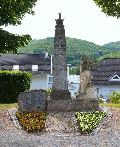 File:War memorial for World War I on the cemetery Purkersdorf, Lower Austria, Austria PNr°0828.jpg