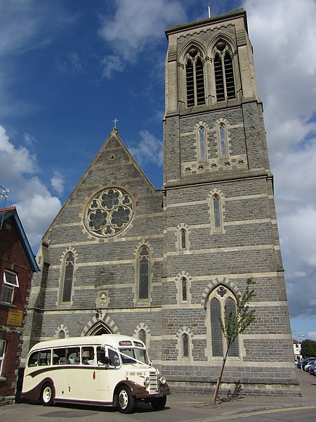 File:Wedding coach at St. Peter's, Roath - geograph-4137054.jpg