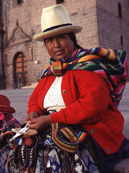 File:WomanInCusco.JPG