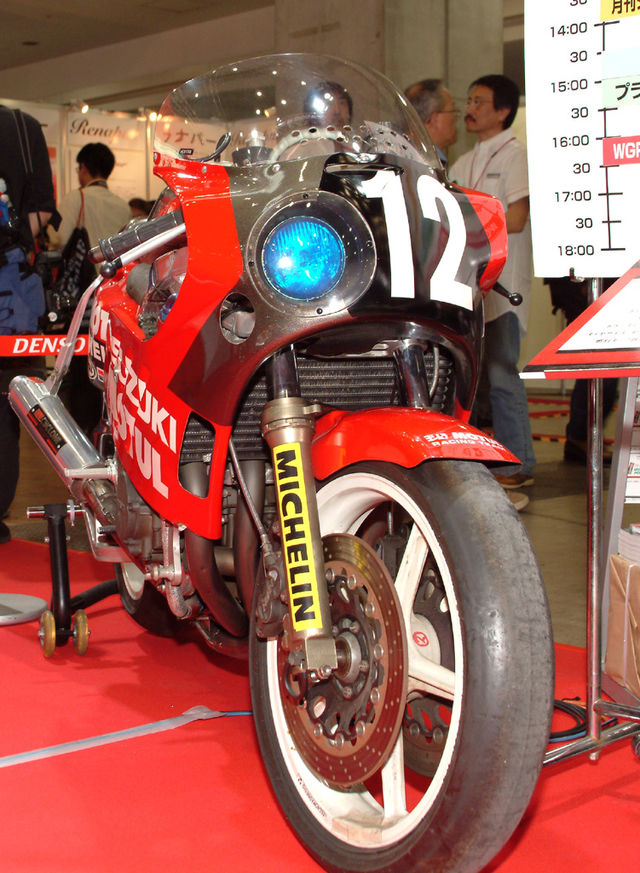 ファイル:Yoshimura Suzuki GSX-R750 1986.jpg - Wikipedia