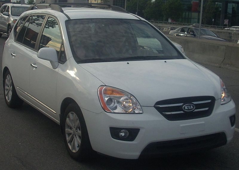 File:'07-'10 Kia Rondo EX.jpg