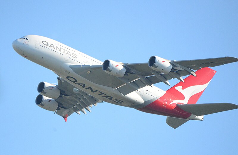 File:(1)QANTAS jet.jpg