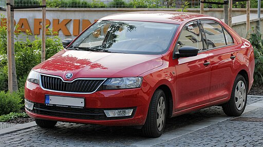 Škoda Rapid 2013 01