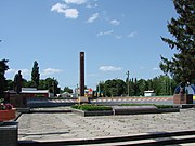 Братська могила воїнів і пам'ятний знак на честь радянських воїнів Велика Димерка.JPG