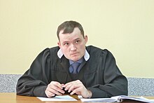 Максим Антропов судья Ленинского районного суда Екатеринбурга 1 апреля 2019 года.jpg