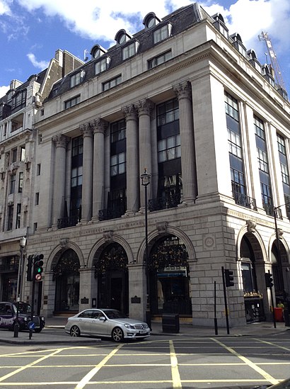 How to get to The Wolseley with public transport- About the place