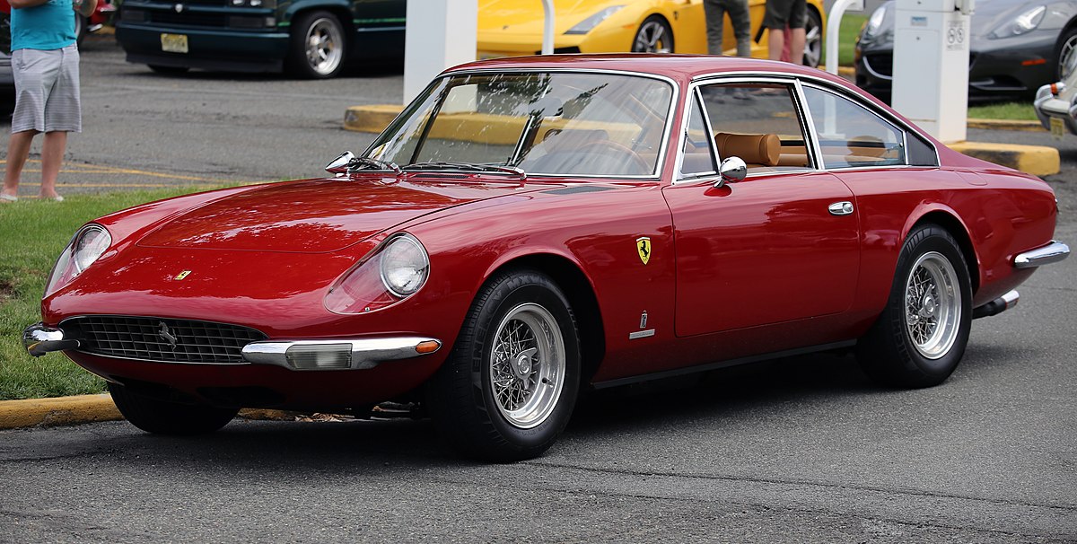 1200px 1968_Ferrari_365_GT_2+2_fL