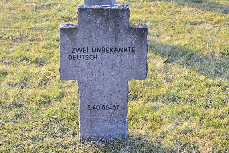 File:2017-03-13 GuentherZ Wien11 Zentralfriedhof Gruppe97 Soldatenfriedhof Wien (Zweiter Weltkrieg) (032).jpg