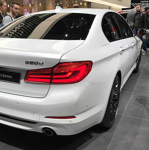 2019 BMW 520d rear-light