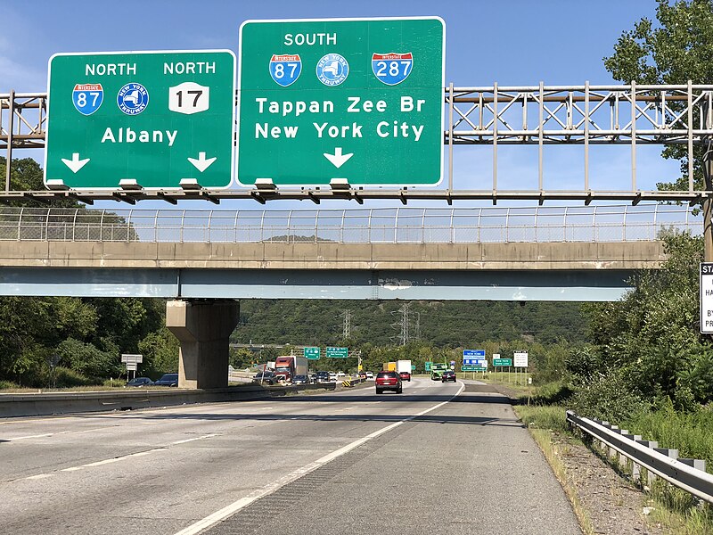 File:2020-09-08 14 35 47 View north along Interstate 287 and New Jersey State Route 17 just south of the New York State Thruway in Mahwah Township, Bergen County, New Jersey.jpg