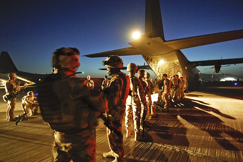 File:3 Scots Board Hercules Aircraft at Kandahar MOD 45150411.jpg