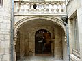 890 - Maison 36 quai Duperré Portico nel cortile del Peseur d'or - La Rochelle.jpg