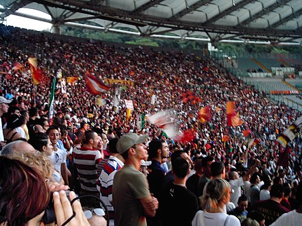 Aficionats de la Roma a l'Estadi Olímpic de Roma.