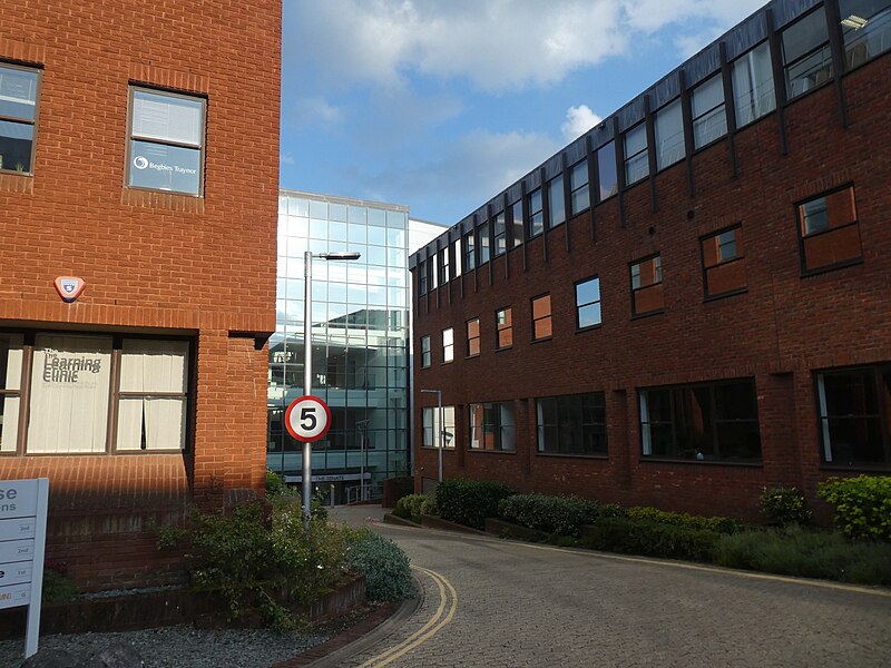 File:Access road to The Senate office building - geograph.org.uk - 6235725.jpg