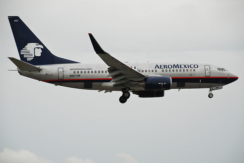 File:AeroMexico Boeing 737-700; N997AM@MIA;17.10.2011 626oe (6701667059).jpg