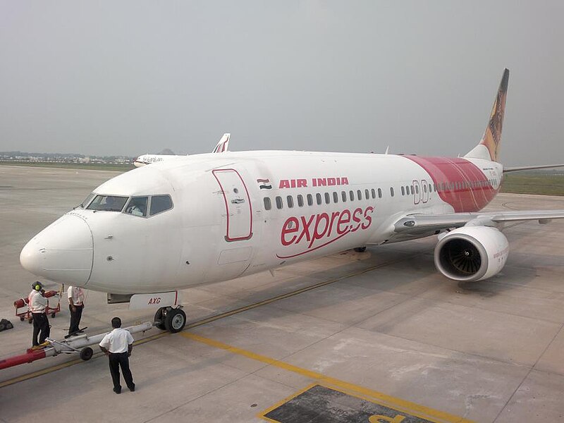 File:Air India Express plane, on the tarmack at Tiruchirappalli International Airport.jpg