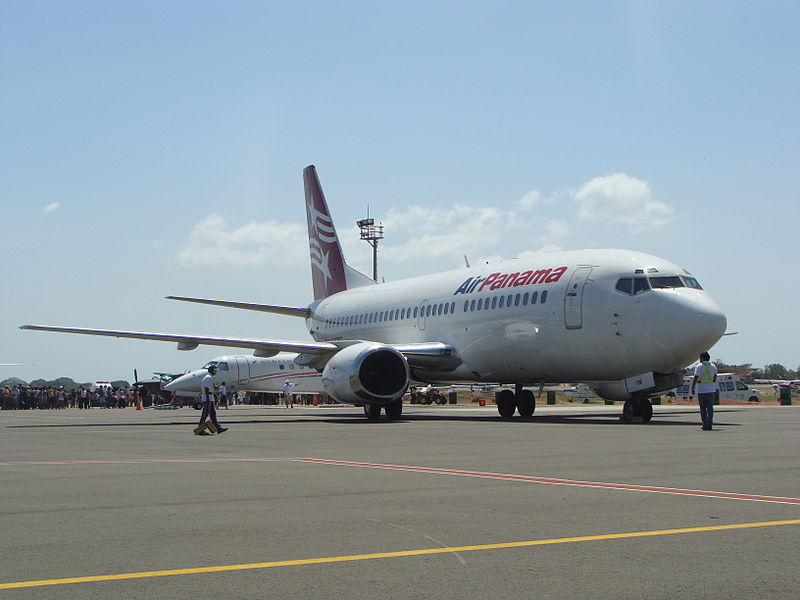 File:Air Panama Boeing 737-300QC.JPG