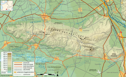 Topographic map of the Alpilles range.