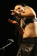 Thumbnail for File:Amanda Palmer - Arena Vienna 2011 b06 Super Kate.jpg