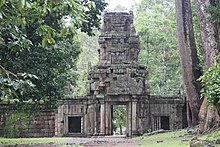 Angkor Thom (9728894372).jpg