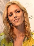 Gambar mini seharga Anja Rubik