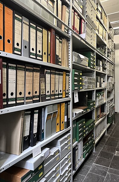 File:Archiv und Depot des Münchner Architekturmuseums 19.jpg