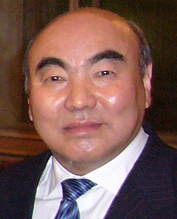 <span class="mw-page-title-main">Askar Akayev</span> President of Kyrgyzstan from 1990 to 2005