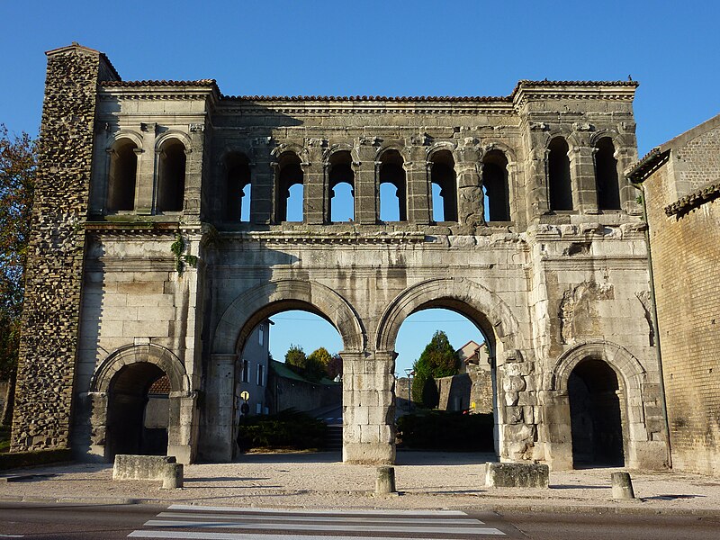 File:Autun porte Saint-André.JPG