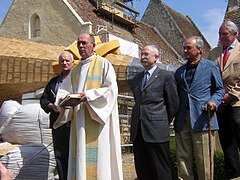 Bénédiction du clocher de l'eglise de Dame-Marie par le pere Bizet le 4 mai 2006, Dame Marie (Orne), France.