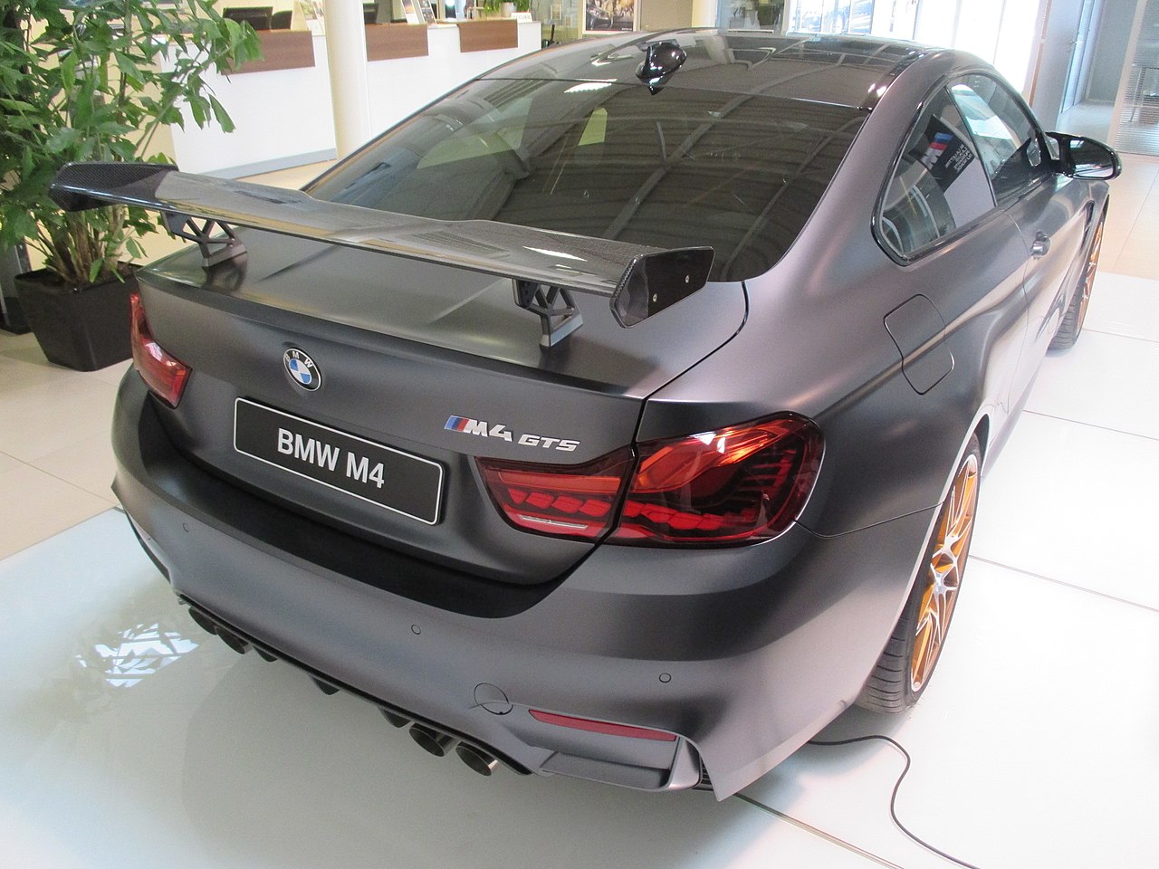 Image of BMW M4 GTS 02