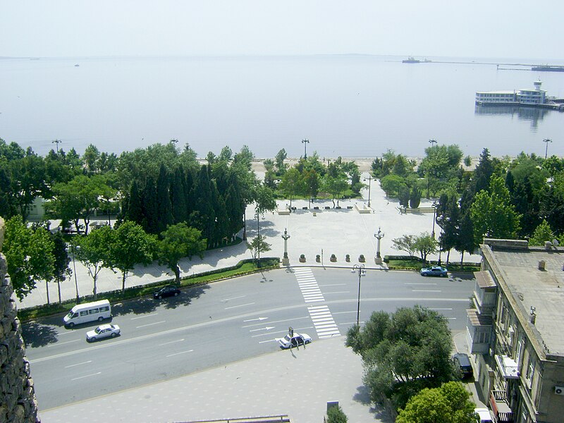 File:Baku boulevard view from the maidens tower.jpg