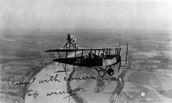 Bessie Coleman: Tidiga år, Piloten, Flyguppvisningar