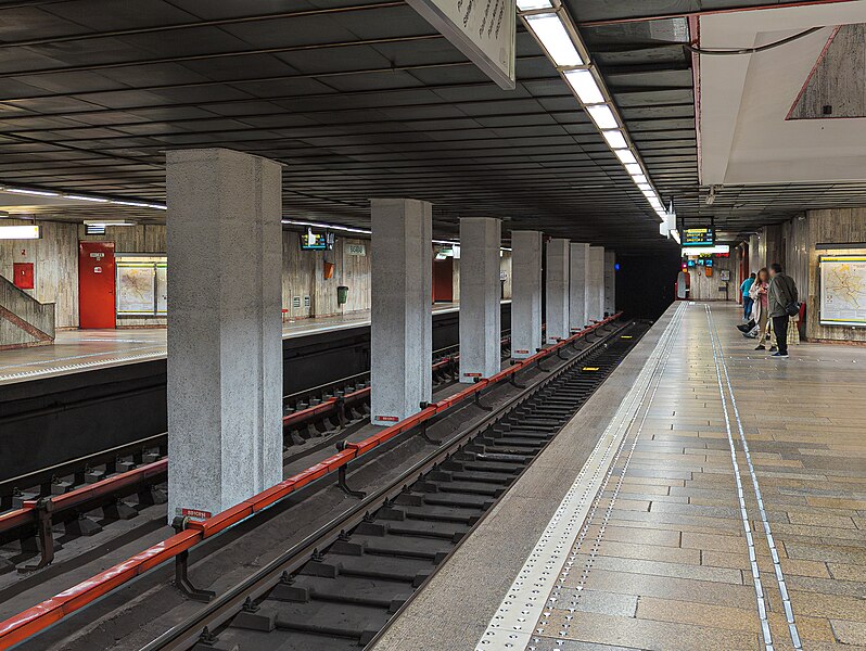 File:Basarab Metro Station, Bucharest, Romania - 1.jpg