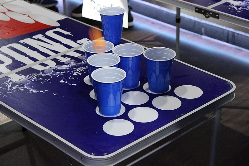 File:Beer pong bold, der bliver ramt i kop til DSOBP..jpg