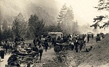 A column of refugees near the city of Celje Begunci na poti na Korosko.jpg