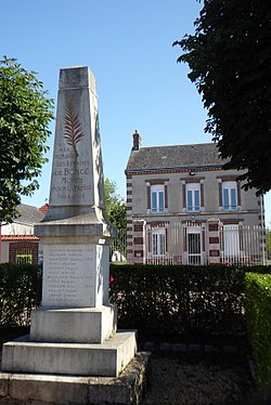 Boncé mairie monument aux morts Eure-et-Loir France.jpg