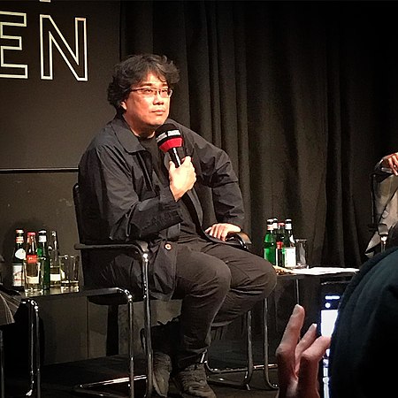 Tập_tin:Bong_Joon-ho_FilmFest_Muenchen_04Jul2019.jpg