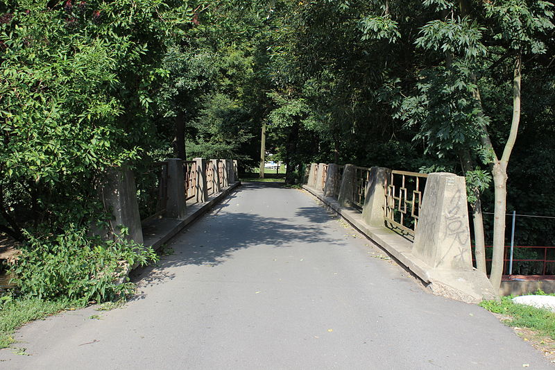 File:Brandýs nad Labem, lávka na Ostrůvek (2).jpg