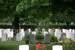 Cementerio británico de la Segunda Guerra Mundial en Milán.jpg
