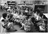 Bundesarchiv Bild 183-W0902-0020, Oppburg, Blick in den Kindergarten.jpg