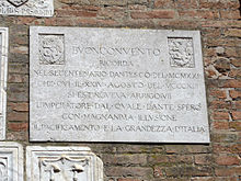 Buonconvento, lapide a Enrico VII di Lussemburgo posta sul municipio.