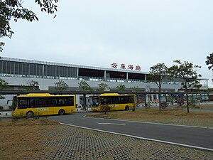 CR GZ Yundonghai Sta bus interchange.jpg