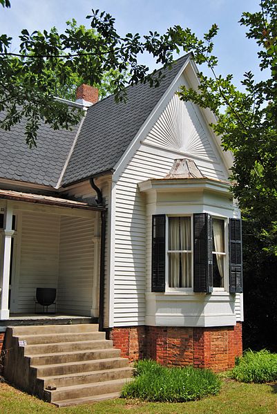 File:Calvin W. Parr House, c. 1887, right side, photographer facing east (2).JPG