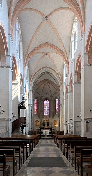 File:Cathédrale de Grenoble - nef.jpg