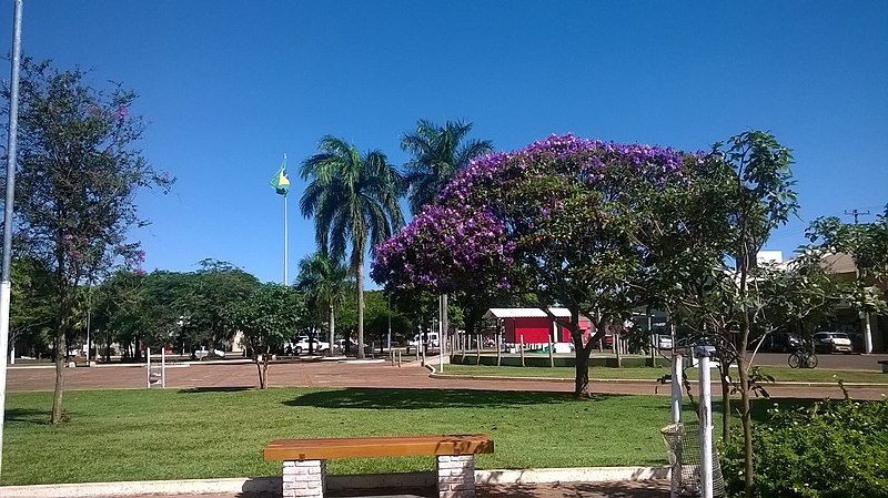 File:Centro, Sidrolândia - MS, Brazil - panoramio - LUIS BELO (3).jpg