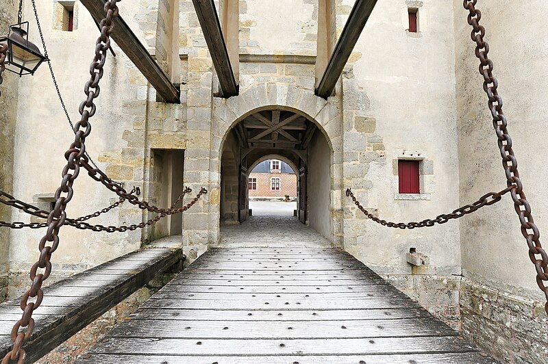 File:Château de Chamerolles 04.jpg