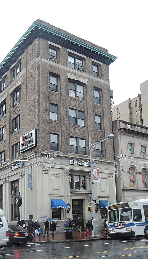 Chase Bank at 161st St and Jamaica Avenue