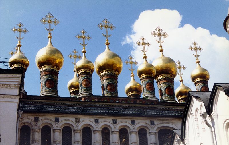 File:Church of the Deposition of the Robe at the Kremlin in Moscow - panoramio.jpg
